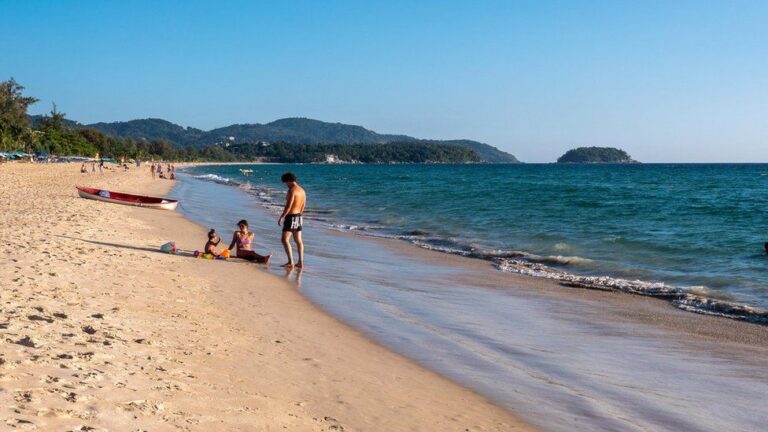 The Russians trapped on a Thai island as war rages in Ukraine