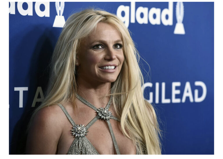 Britney Spears announces she’s pregnant