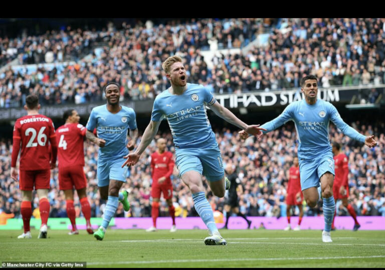 Manchester City still maintain a point lead over Liverpool