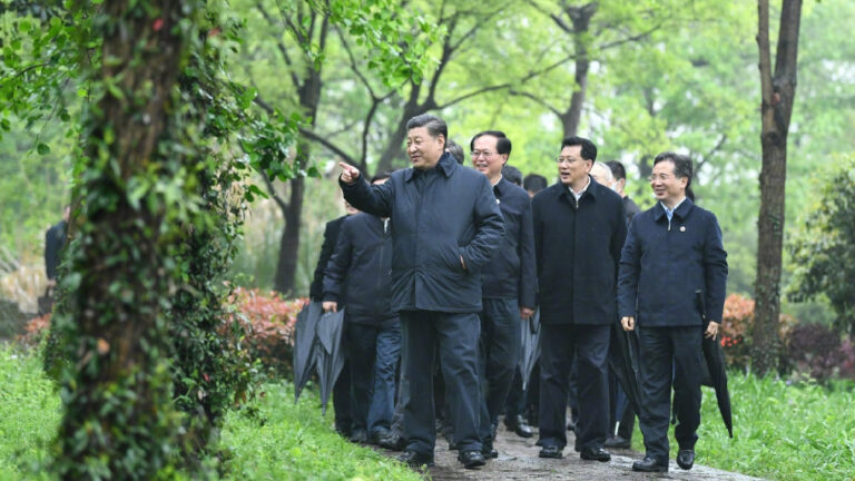 Xi Jinping opens Chinese Communist party congress with warning for Taiwan