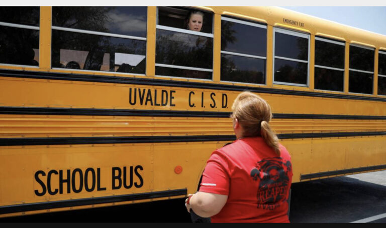 USA: Teacher and 14 pupils killed in Texas school shooting