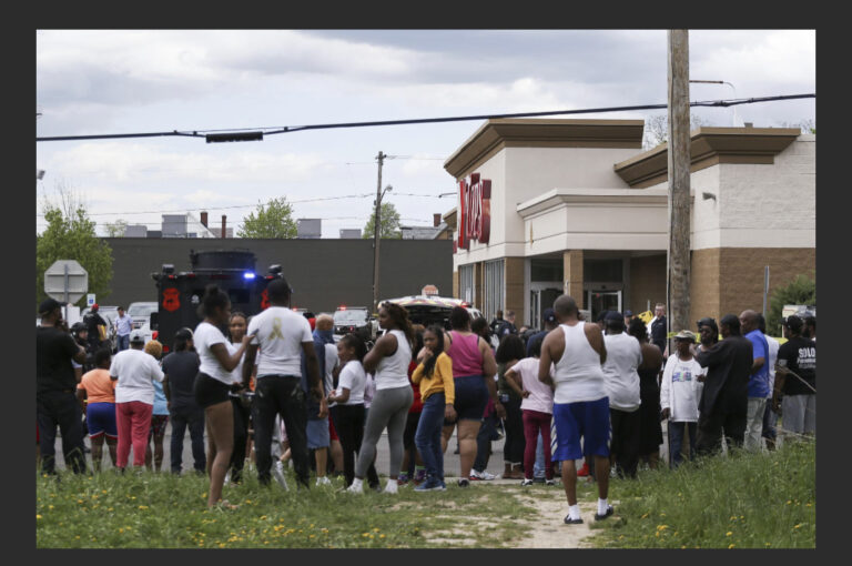 USA: At least 10 dead in mass shooting at Buffalo Supermarket