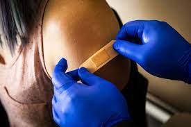 White House Warns U.S. Faces New COVID-19 Risk Without More Shots