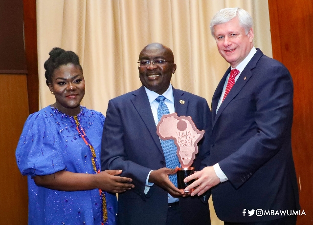 Akufo-Addo receives Africa Peace Award
