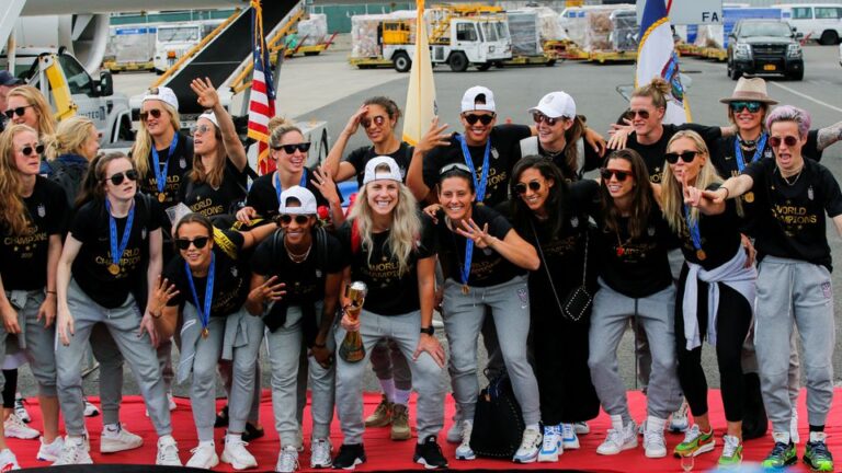 U.S. men’s and women’s teams strike equal pay deal with governing body