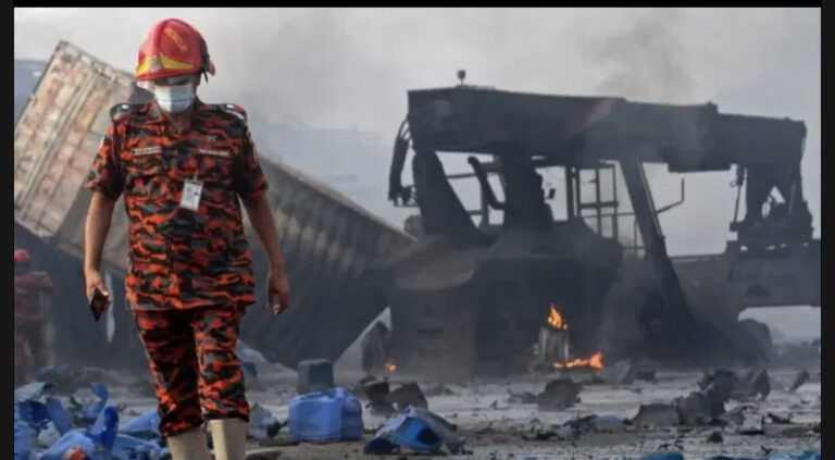 Bangladesh fire: 32 killed, hundreds injured in depot blast