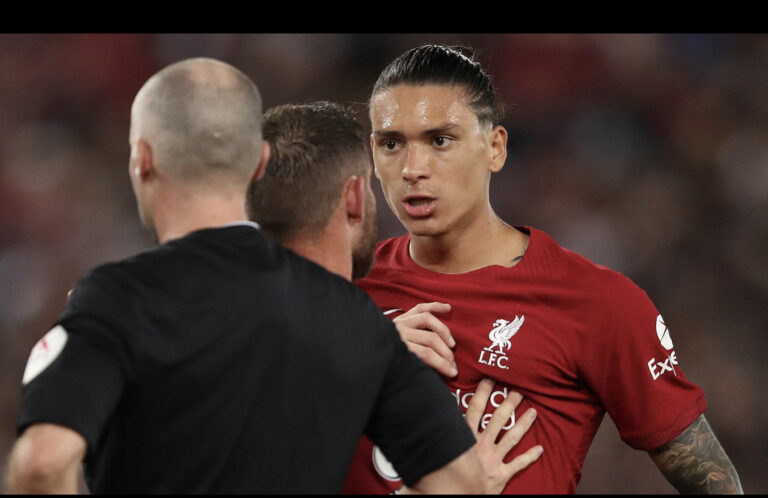 Darwin Núñez sees red before Luis Díaz gives Liverpool draw with Crystal Palace
