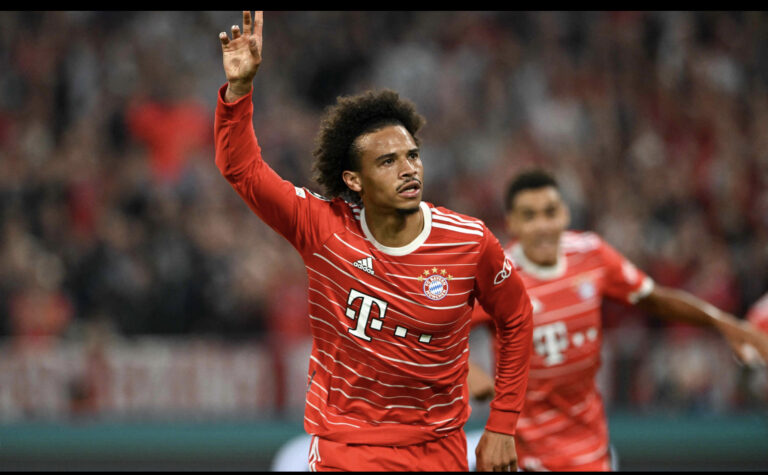 Champions League: Bayern Munich beats Barcelona 2-0