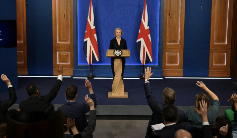 Liz Truss clings to power after chaotic day 