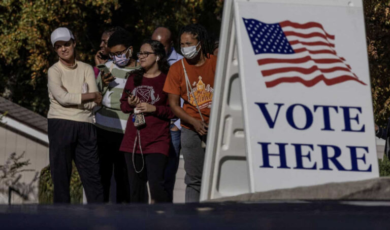 Republicans and Democrats make last arguments as midterms loom 