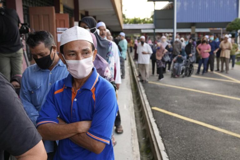 Elections in Malaysia are held as old party and reformers struggle
