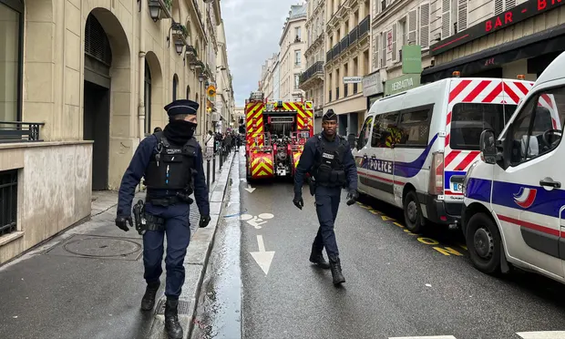 Two dead and four injured in Paris shooting, reports say