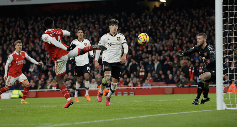 Premier League: Arsenal beats Man U 3-2