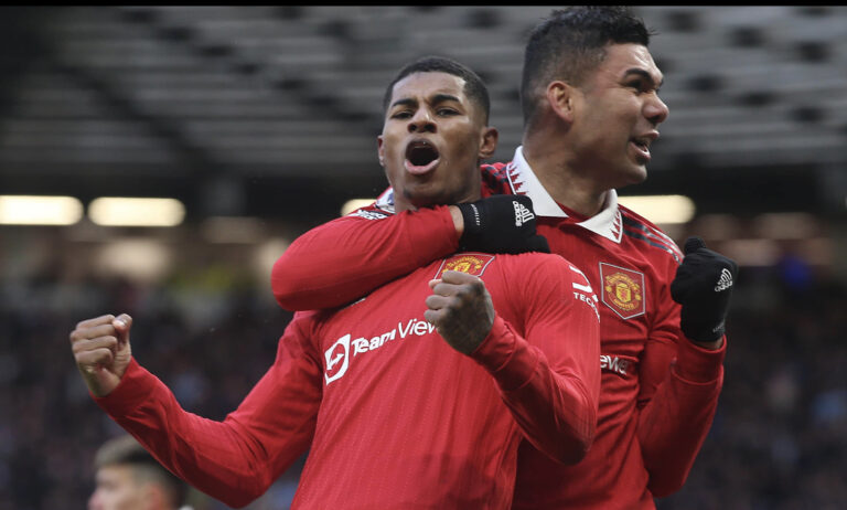 Premier League: Manchester United beats Manchester City