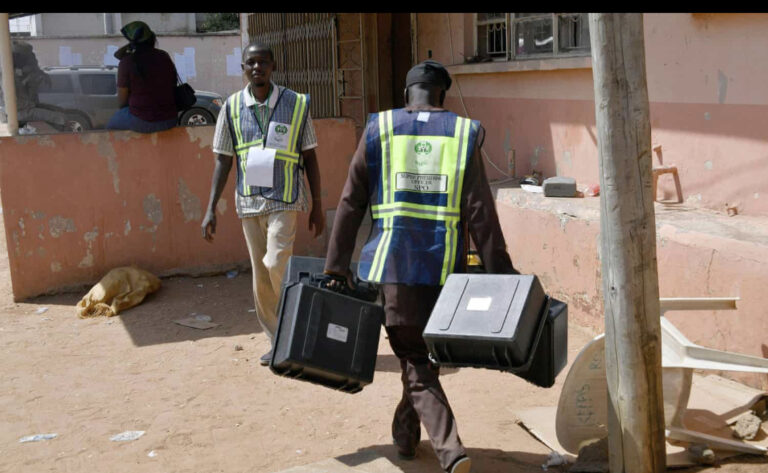 Nigerians face tense wait in presidential election vote count