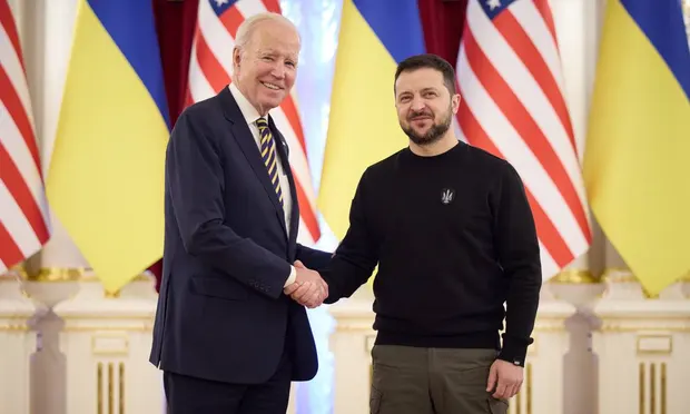 Biden arrives in Kyiv