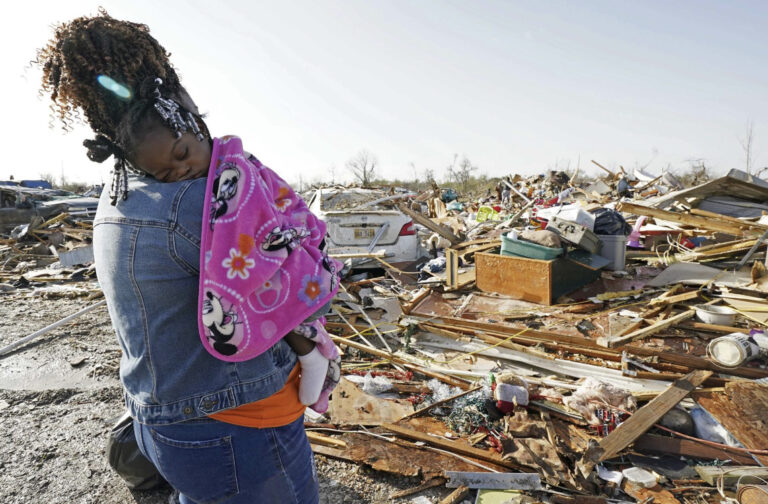 USA: Mississippi Tornado killed 23 people
