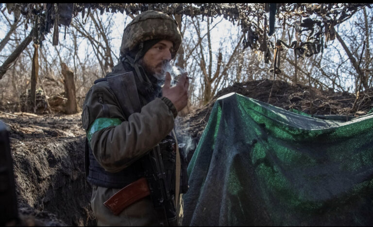 Ukrainian officials to fight on in Bakhmut against hostile threats