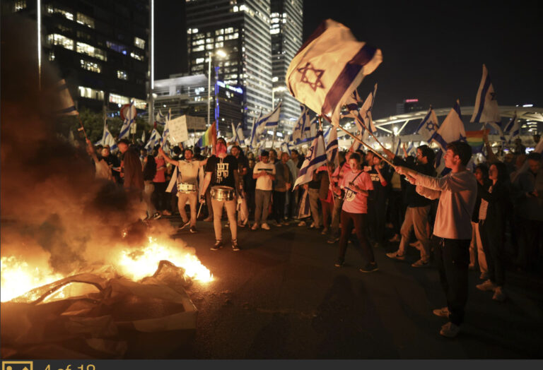 Mass Protest after Netanyahu fired his defence minister