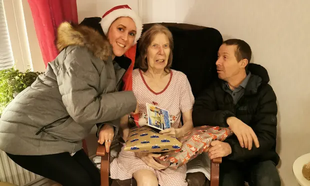 Plans to deport a UK lady with Alzheimer’s are being carried out by Swedish police