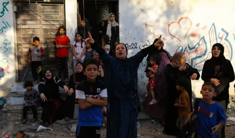 Gaza: 350,000 decide to stay; 50,000 sheltering in hospital