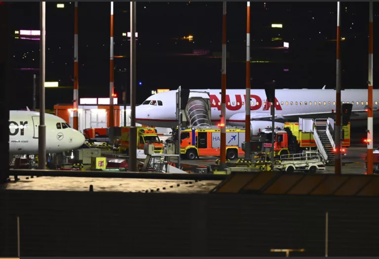There is a hostage situation at Hamburg airport, so avoid it. -German Police