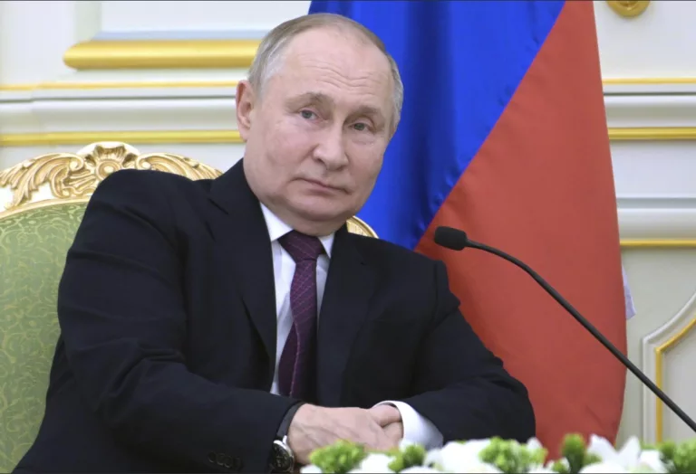 Russia: Putin to contest fifth term as president