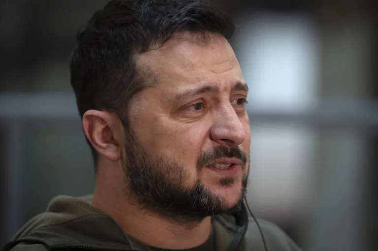 Zelenskyy will be in Capitol Hill in grim mood as Biden aid to Ukraine is “shaky”