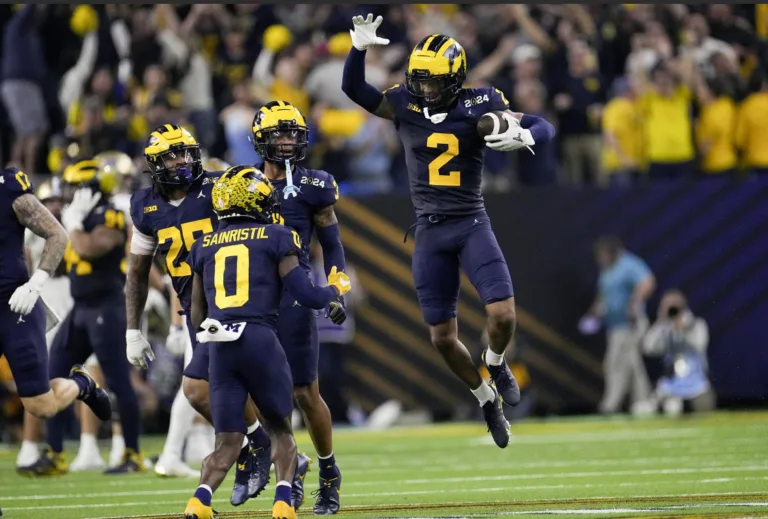 US College Football: Michigan beats Washington 34-13
