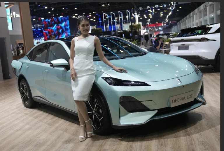 Chinese EV markers show off in Bangkok Auto show