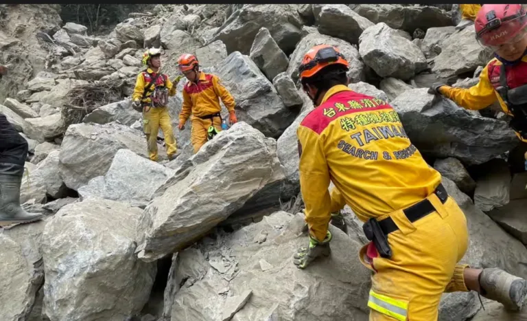 Taiwan earthquake: over 600 people remain stranded days after disaster