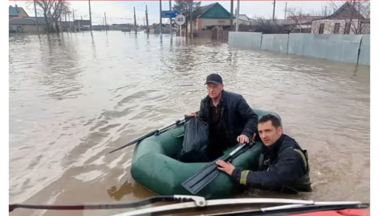 Russia dam burst causes flood amid 4000 evacuated