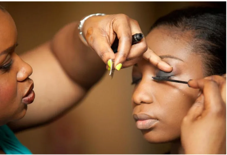 Woman rejected after a job interview for not wearing makeup