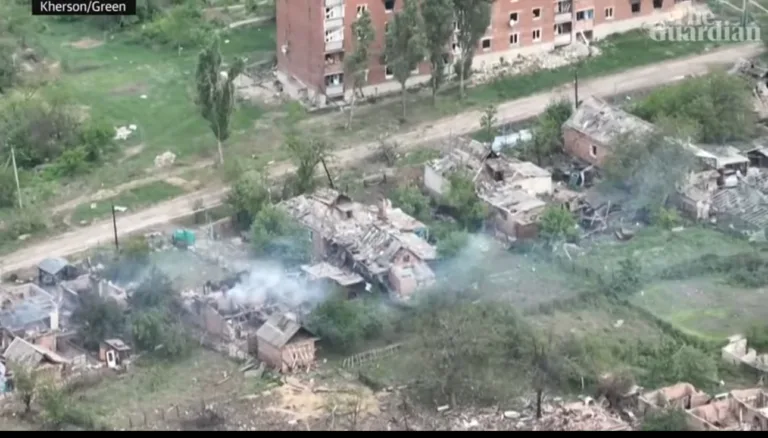 Ukrainian village of Ocheretyne left in ruins after Russian barrage