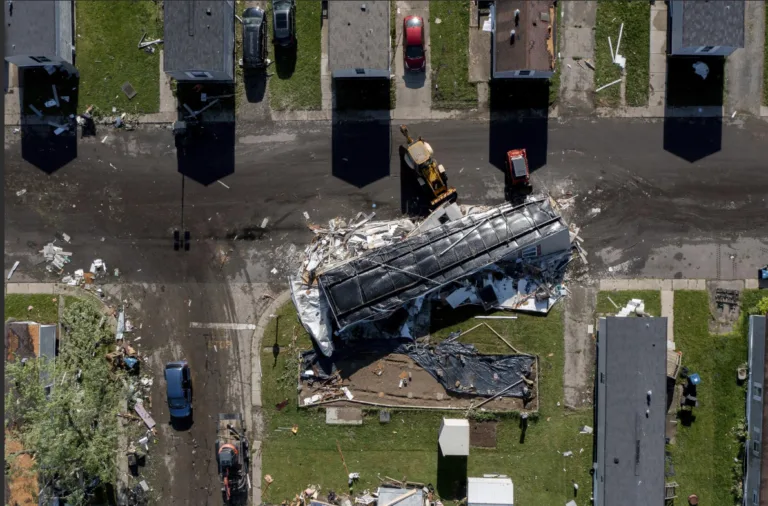Tornadoes tears throughout southern states leaving 3 dead