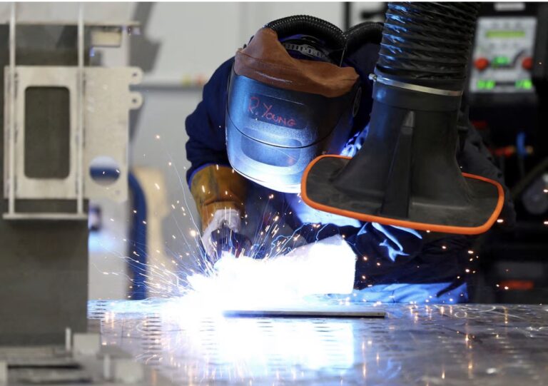 UK Proposes Temporary Visas for 82 Mid-Skill Jobs — Artists, HR, Carpenters Among Them