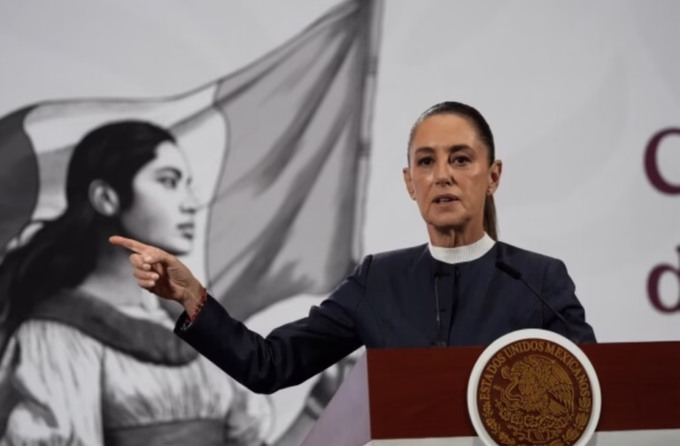 Man gropes Mexican president as she speaks to citizens on the streets