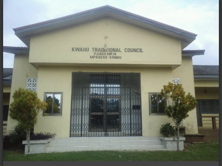 Kwahu Traditional Council Denies Abduction of Queen Mother Amid Early-Morning Palace Operation