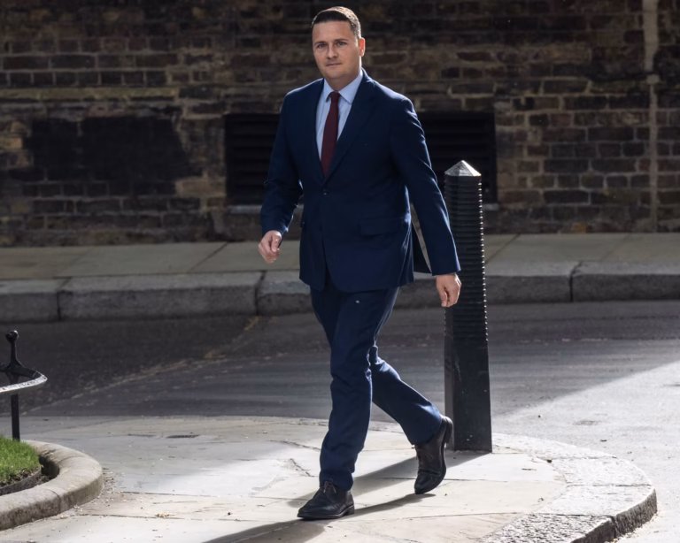 Wes Streeting prepares to launch leadership challenge against Keir Starmer